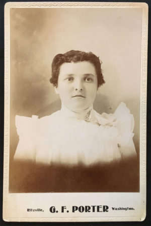 Cabinet Card by the Porter Studio in Ritzville, Washington (courtesy McIntyre-Culy Collection)