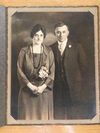 Portrait of a man and woman, Peasley studio, Portland, Oregon (Courtesy McIntyre-Culy Collection)